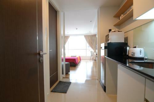 Studio Apartment Near Bts Skytrain Nana Station