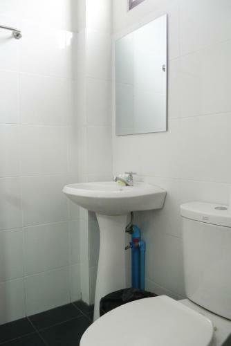 Hostal Baan Mai Guest House