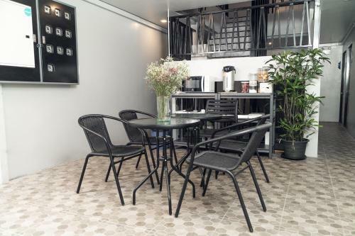 Hotel S Heaven Short & Long Stay