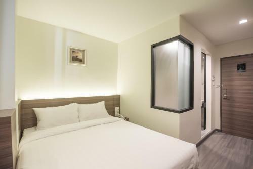 Sovereign Group Hotel At Pratunam