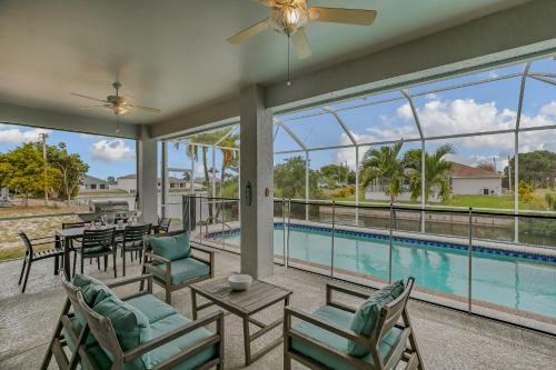 Peaceful Coral Oasis Villa With Pool