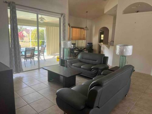 Casa Confortable Con Piscina Y Garage