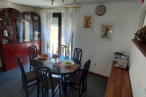 Quiet Apartment Close To Town
