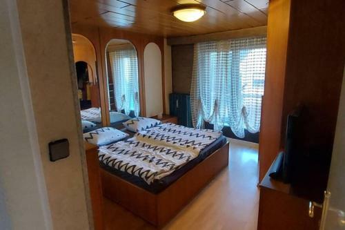 Quiet Apartment Close To Town