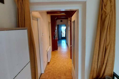 Quiet Apartment Close To Town