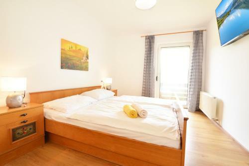 Apartment Mit Sonnigem Balkon In Ruhelage