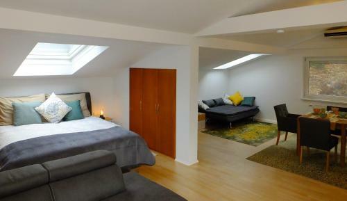 Baker's Pond Loft Apartment