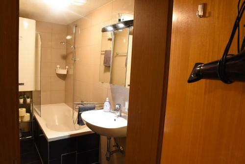 Apartamento 80 M2 Haush�lfte, 3 Zimmer, Parkpl�tze, Bis 6 Pers