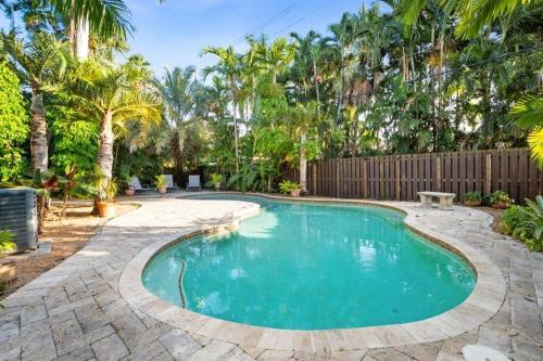 Beautiful Four Bedroom Home In Hollywood Florida