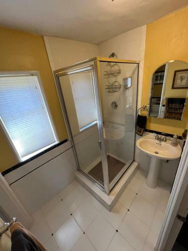 Beautiful Four Bedroom Home In Hollywood Florida