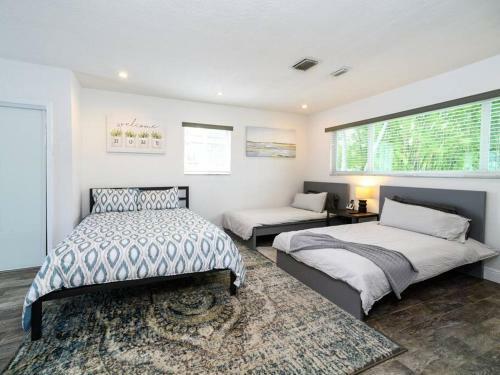 923 Hollywood Muse