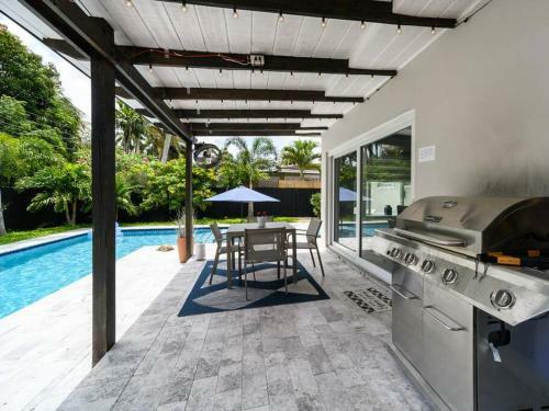 923 Hollywood Muse