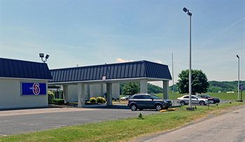 Motel 6 Staunton