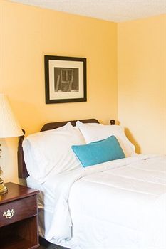 Hotel Clarence Inn