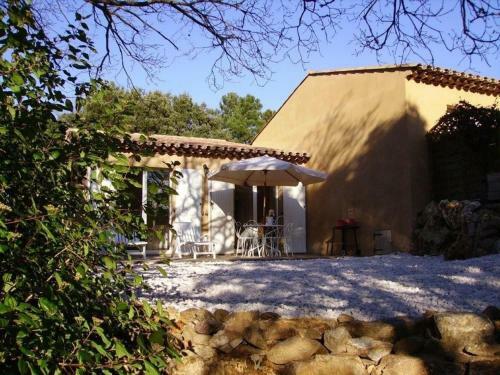 Hostal La Moucheli�re