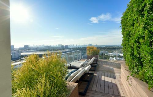 Apartamento Upper Penthouse With 2nd Story Expensive Pool Deck