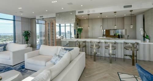 Apartamento Upper Penthouse With 2nd Story Expensive Pool Deck