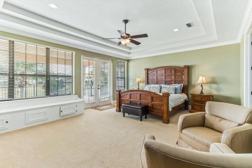 Luxury Green Overlook