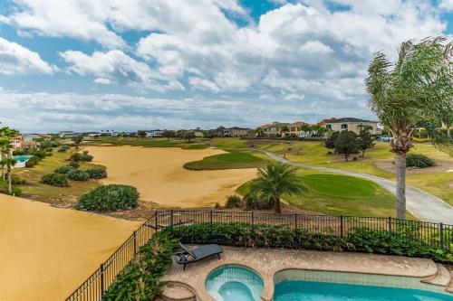 Luxury Green Overlook