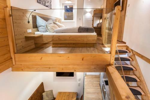 Apartment 5 Peaks