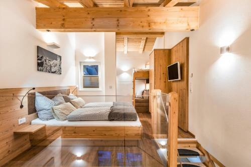 Apartment 5 Peaks