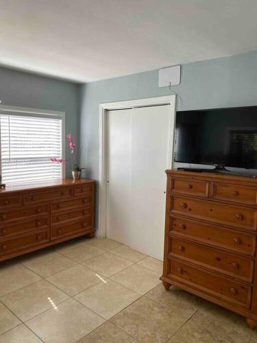 Bedej� Breeze Miami 3bd/2ba Spacious Home And Yard