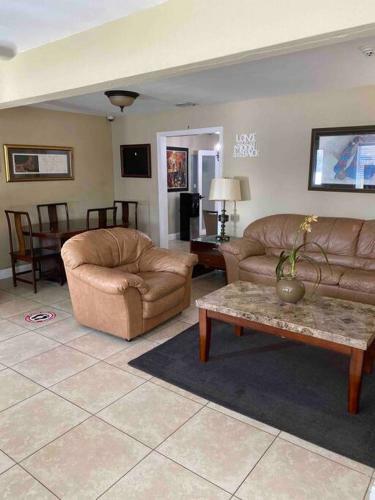 Bedej� Breeze Miami 3bd/2ba Spacious Home And Yard