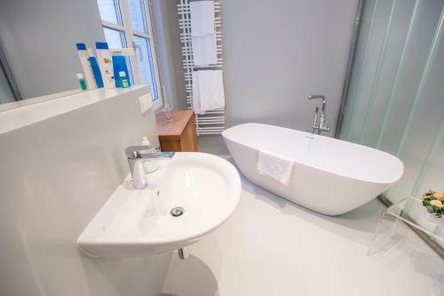 Grand Soho Apartment
