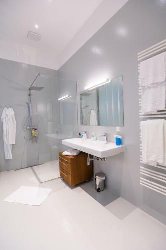 Grand Soho Apartment