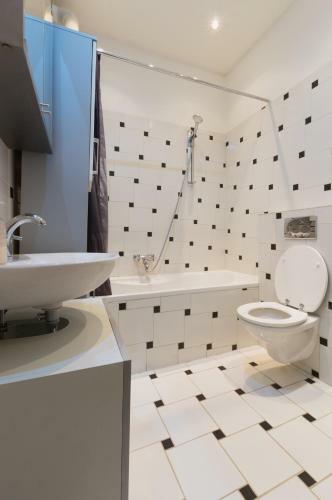 Spacious Apartment In Center With Terrace