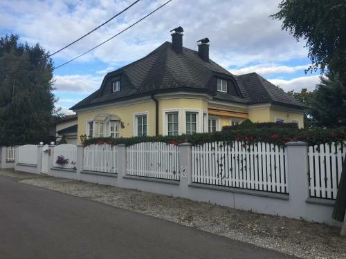 Haus In Idyllischer Lage