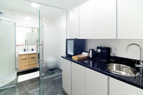 1st City Apartments