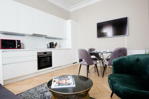 The Flats Apartments - Urania | Contactless Check-in