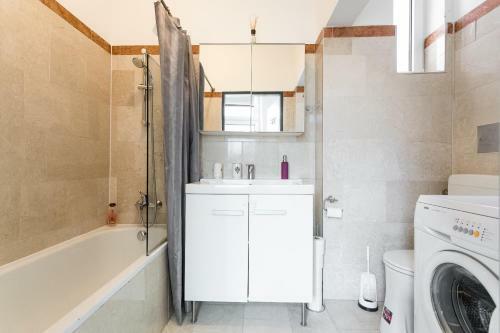 Lovely Two Level Apartment For Families