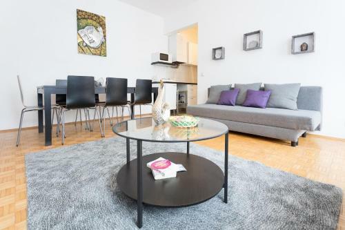 Lovely Two Level Apartment For Families