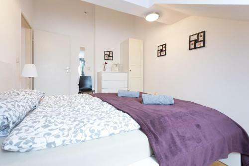 Lovely Two Level Apartment For Families