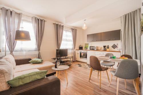 Apartamento 10 Min. Downtown - Metro 100m - Parking