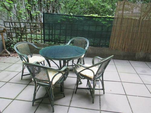 Relaxing Terrace Apartment In Lively Area