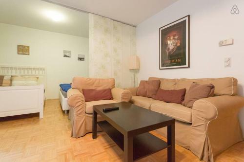 Relaxing Terrace Apartment In Lively Area