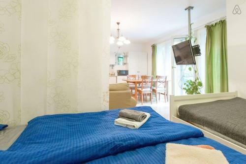 Relaxing Terrace Apartment In Lively Area