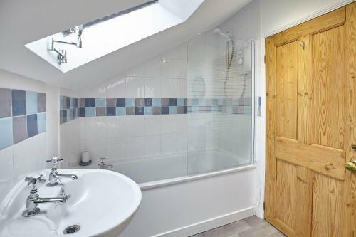 Host & Stay - Rose Cottage @ Durham