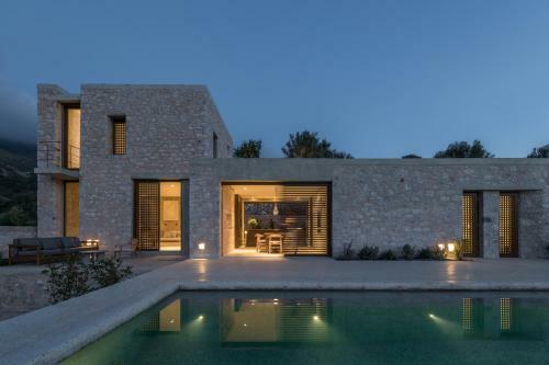 Monolithoi Villas