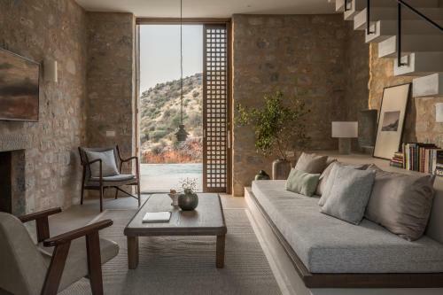 Monolithoi Villas