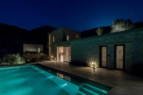 Monolithoi Villas