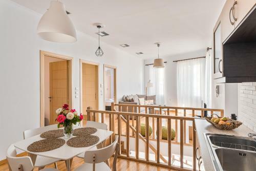 Villa Porto- Naftilos Residences