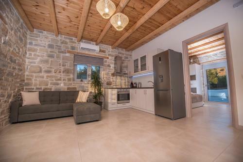 Villa Irene Komos Independent House