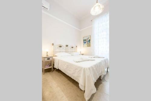 Neoclassical Apartment With 2 Bedrooms In Piraeus
