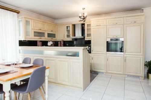 Apartamento Elegant & Spacious Apt. W/ Sea View!