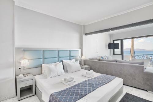 Apartamento Chic, Modern Seaside Oasis In Sunny Piraeus!