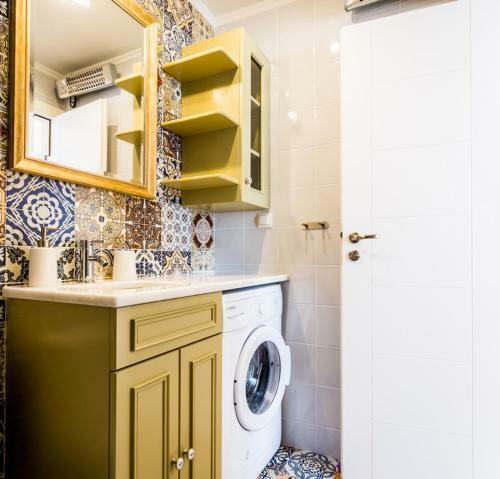 Opalio ?2 Exquisite 1?d Apart In Central Pireaus